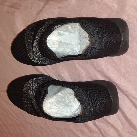 CLARKS 👣Adella Stride Cloudsteppers in Black Knit foot wear - Picture 15 of 16